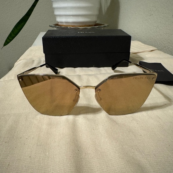 Prada Mirrored Cat Eye Sunglasses Gold - Picture 6 of 11